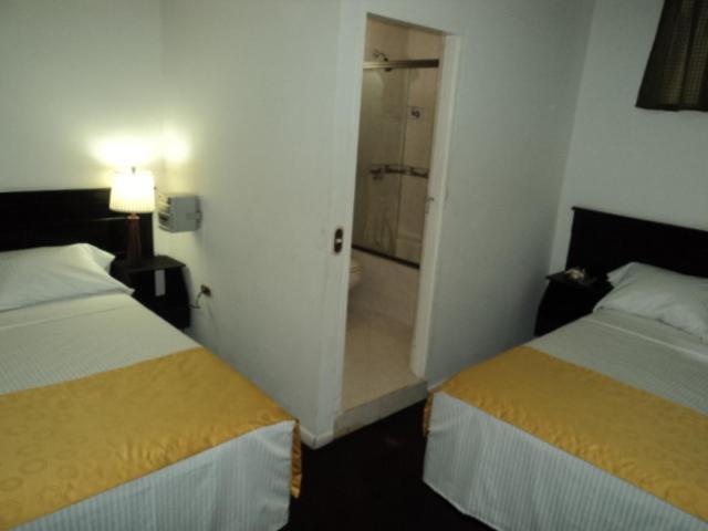 Hotel Ayenda 1252 Brisas de San Francisco Medellín Habitación foto